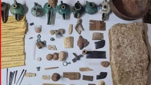 دار مزادات بريطانية تطرح 17 قطعة أثرية مصرية للبيع في أمريكا