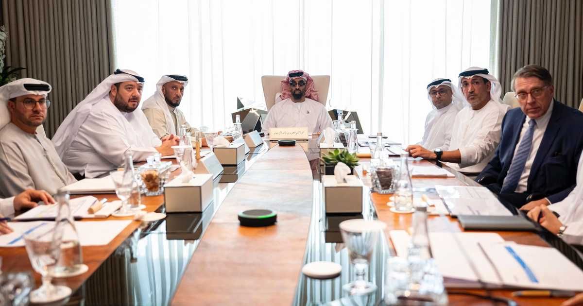 العالم اليوم - طحنون بن زايد يترأس اجتماع مجلس إدارة "القابضة" (ADQ)