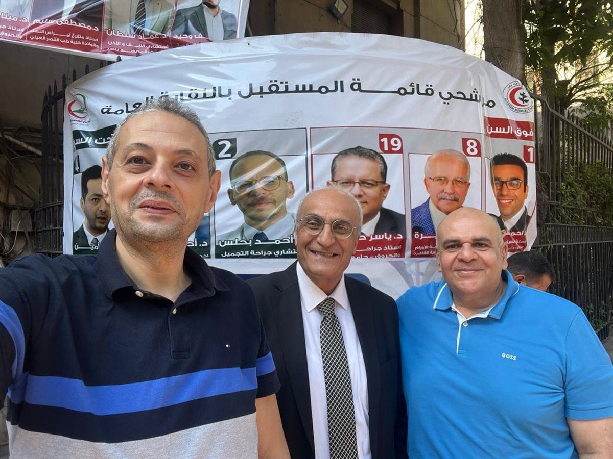 عميد طب قصر العيني يشارك في انتخابات نقابة الاطباء