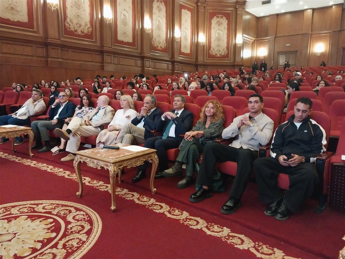 بالصور.. تكريم يوسف عمر في مهرجان الجامعة البريطانية لأفلام الطلبة
