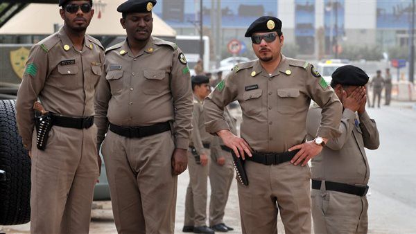 حرس الحدود بمنطقة جازان يقبض على (4) مخالفين لنظام أمن الحدود لتهريبهم (38) كيلوجرامًا من نبات القات المخدر