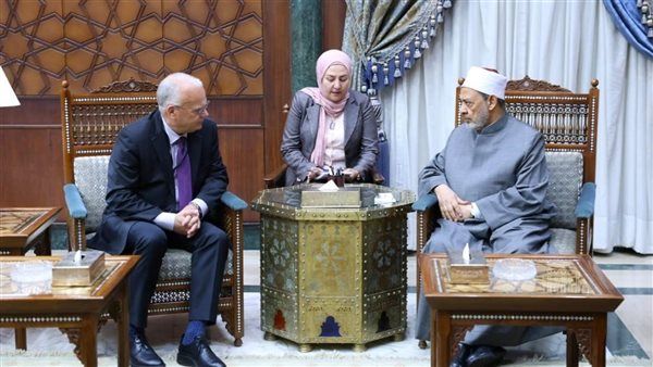 شيخ الأزهر للسفير السويدي بالقاهرة: لا حرية في الإساءة للمقدسات الدينية