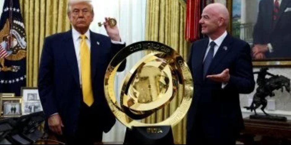 وصول رئيس الاتحاد الدولى لكرة القدم إلى شرم الشيخ للمشاركة فى قمة السلام