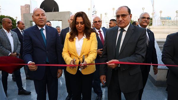 وزيرة البيئة ومستشار رئيس الجمهورية ومحافظ القاهرة يفتتحون أعمال تطوير حديقة المسلة التراثية
