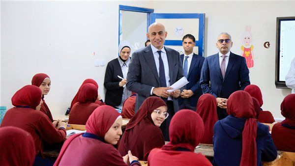 الأوراق المطلوبة لتسليم جهاز التابلت المدرسي لطلاب الأول الثانوي