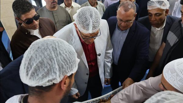 محافظ الجيزة يتفقد مصنع الجود لإنتاج التمور وزيت الزيتون