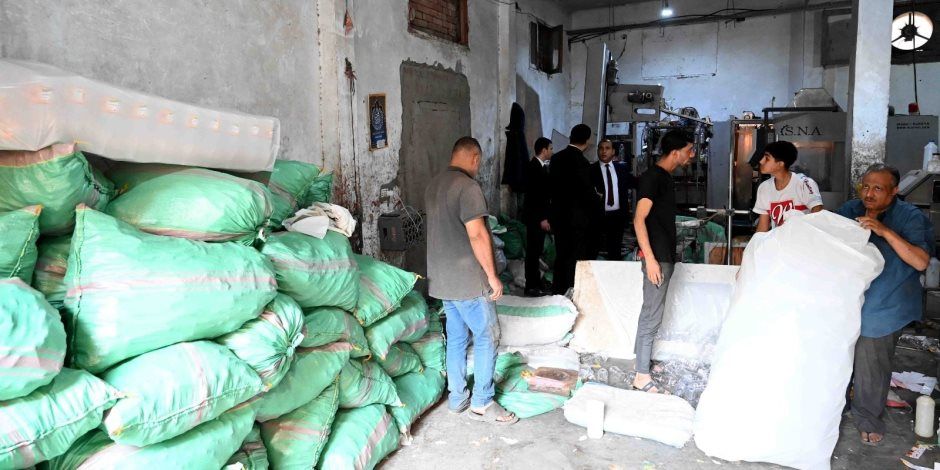 في واحدة من أقوى الضربات النوعية لحماية المستهلك بالشرقية: ضبط 8.5 طن زيت طعام مجهول المصدر