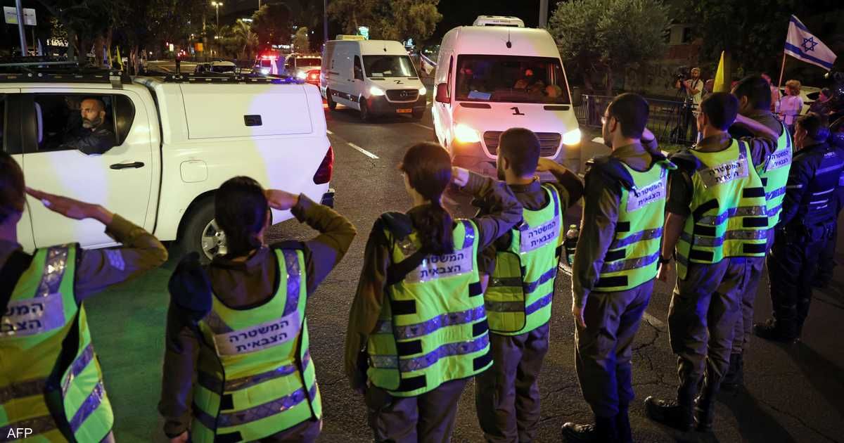 العالم اليوم - عائلات 3 محتجزين إسرائيليين تؤكد التعرف على هوياتهم