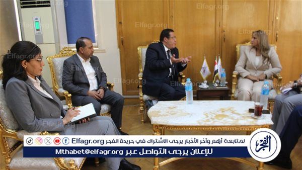 عميدة كلية الآداب بجامعة عين شمس تستقبل وفد جهاز تنمية المشروعات