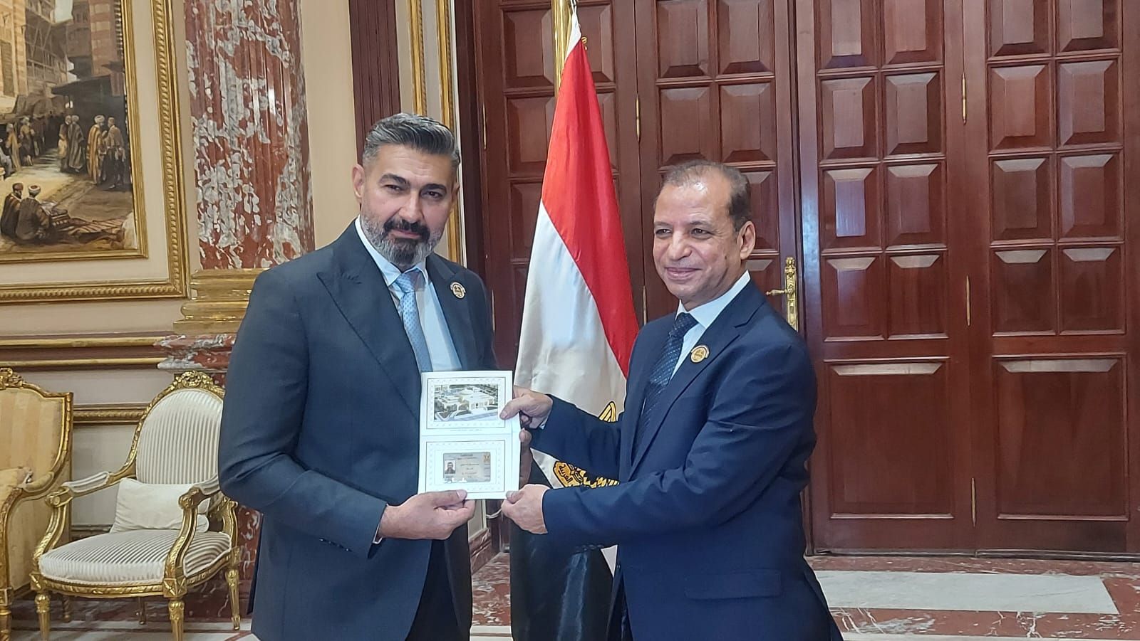ياسر جلال لـ اليوم السابع بعد استلامه كارينة الشيوخ فخور بثقة الرئيس الغالية 2 ياسر جلال لـ اليوم السابع بعد استلامه كارينة الشيوخ فخور بثقة الرئيس الغالية 2