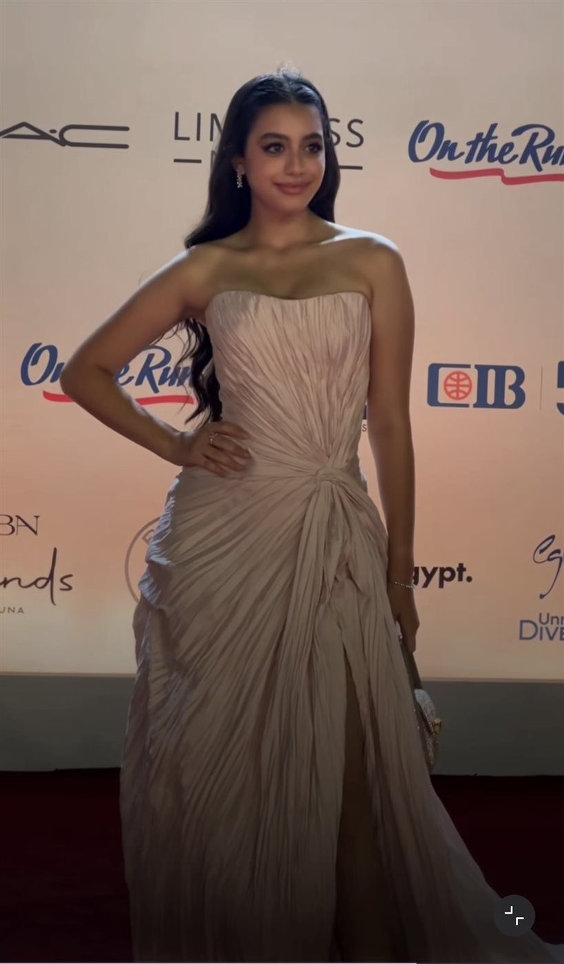 الفنانة ياسمينا العبد