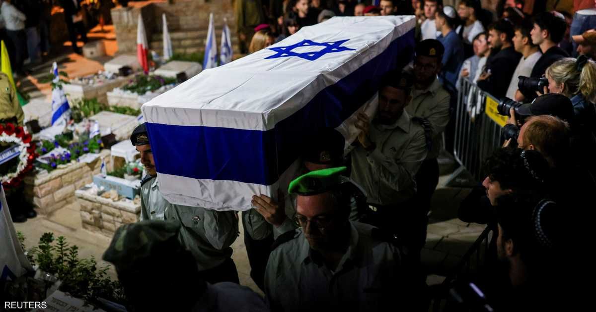 العالم اليوم - إسرائيل تتعرف على هوية رهينتين إسرائيليين تسلمت جثتيهما أمس