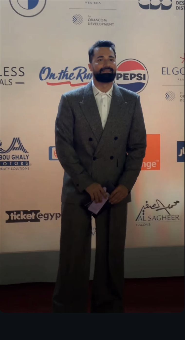 الفنان أحمد حاتم