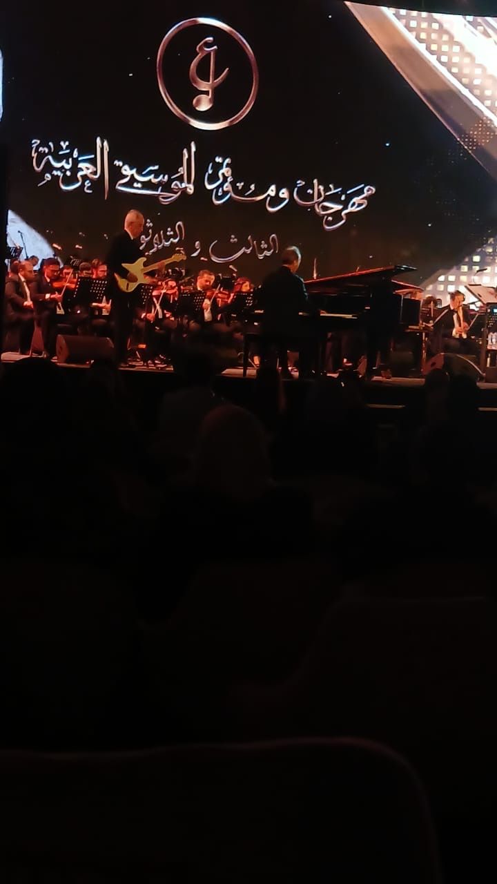 عمرو سليم يُبهر جمهور الأوبرا بموسيقى