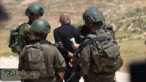 الاحتلال يعتقل فلسطينيين اثنين ويقتحم مناطق في الضفة