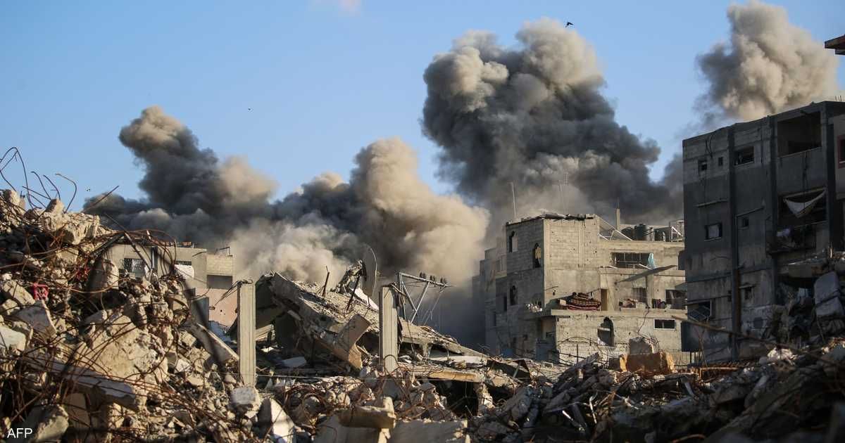 العالم اليوم - إسرائيل تشن غارات جديدة.. وواشنطن تسعى لـ"إنقاذ" اتفاق غزة