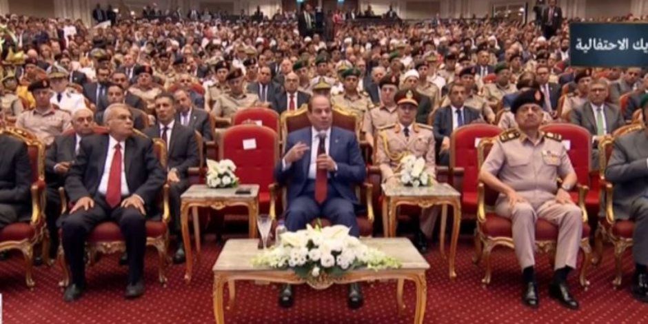 الرئيس السيسي: «ساعة الحرب بتأخر البلد سنين.. والكلمة تأثيرها خطير»