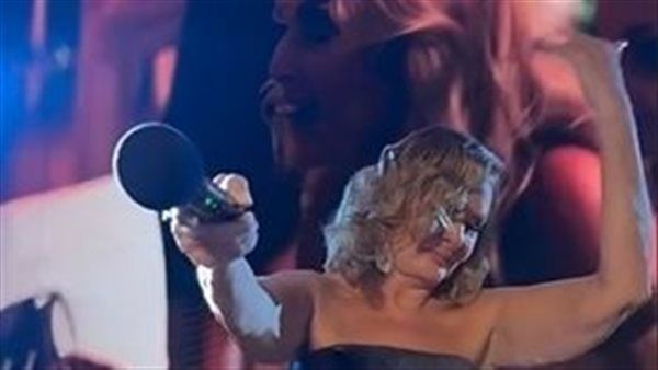 يسرا تشعل الجونة برقصها على "جت الحرارة "وتتصدر التريند