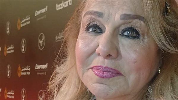 سهير شلبي تطلب من هاني شاكر أغنية "نسيانك صعب أكيد" خلال حفله بمهرجان الموسيقى العربية