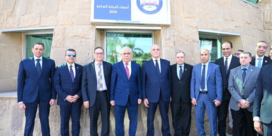 النائب العام يزور مستشفى سرطان الأطفال 57357
