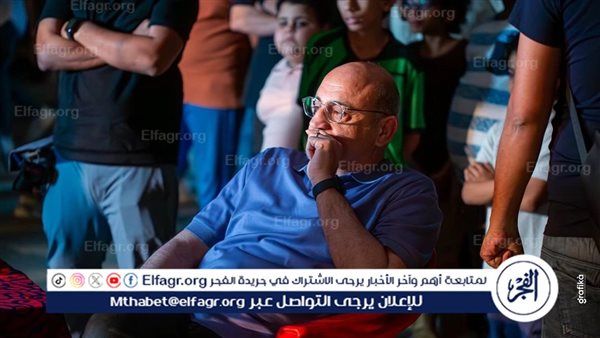شريف عرفة يتصدر الترند بعد حديثه المؤثر عن أحمد زكي ووحيد حامد في "الجونة": "البسمة رجعت بعد طيور الظلام”