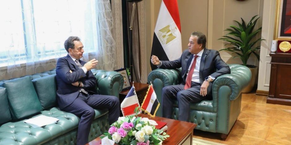 وزير الصحة يستقبل سفير فرنسا بمصر للإتفاق على تنفيذ خطة لتقديم المساعدات الإنسانية لقطاع غزة