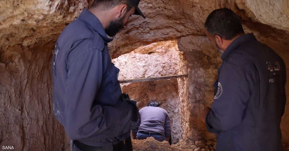 العالم اليوم - صور.. العثور على سجن تحت الأرض استخدمه نظام الأسد غربي سوريا
