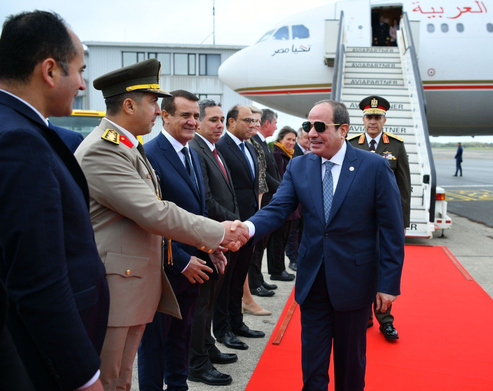 الرئيس المصري عبد الفتاح السيسي في المطار العسكري في بروكسل الرئيس المصري عبد الفتاح السيسي في المطار العسكري في بروكسل