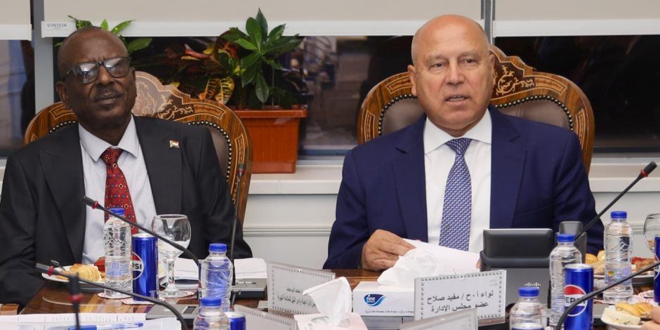 نائب رئيس مجلس الوزراء للتنمية الصناعية ووزير النقل السوداني يترأسان أعمال الجمعية العمومية لهيئة وادى النيل للملاحة النهرية