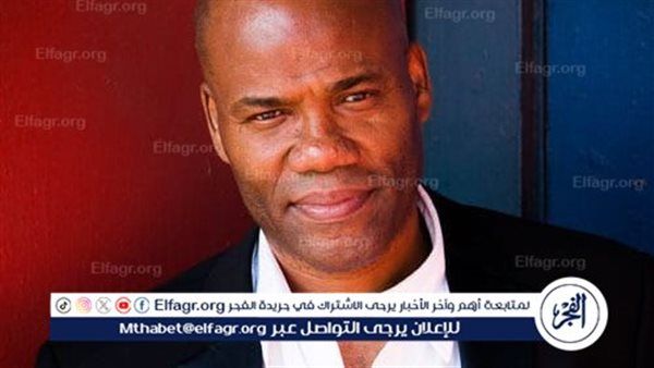 المخرج العالمي مايكل إدواردز يهنئ صناع فيلم "نصيب" بانطلاق تصويره