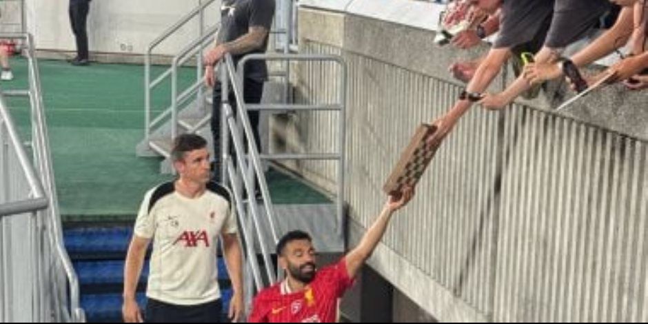 محمد صلاح خارج تشكيل الريدز ضد آينتراخت فى دورى أبطال أوروبا