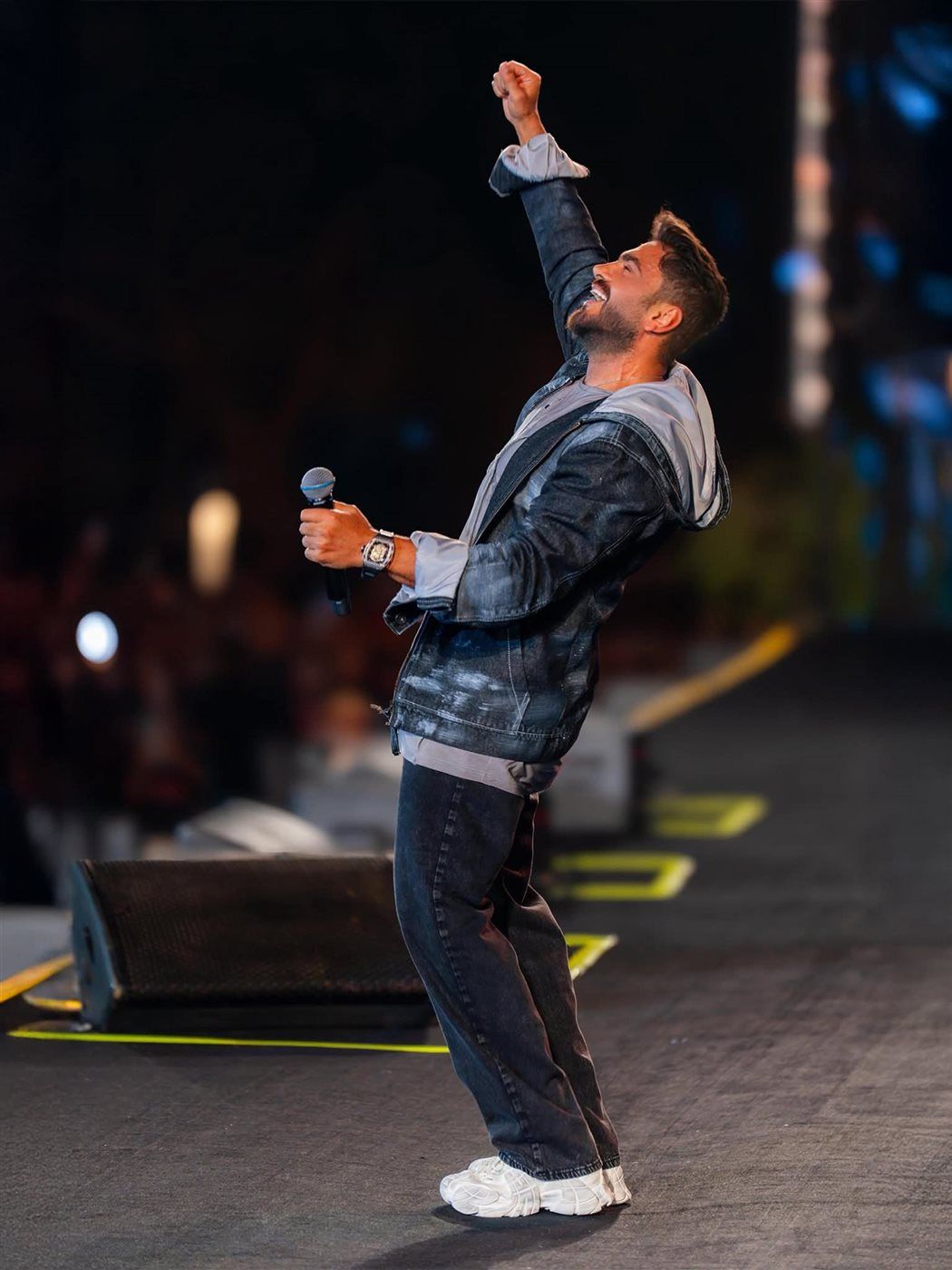 تامر حسني يشعل حفل جامعة بدر ويعلق: "أجمل حفلات حياتي" (صور)