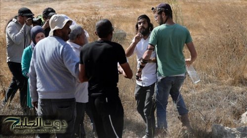 حماس: هجمات المستوطنين ضد مزارعي الضفة إرهاب منظم