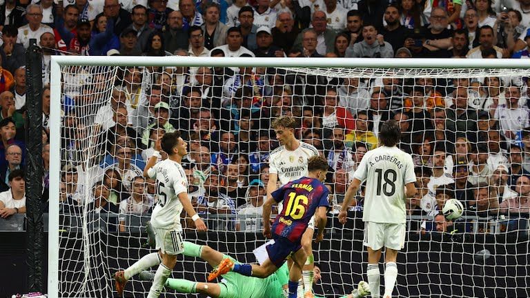 ريال مدريد يحسم الكلاسيكو بثنائية رائعة في برشلونة