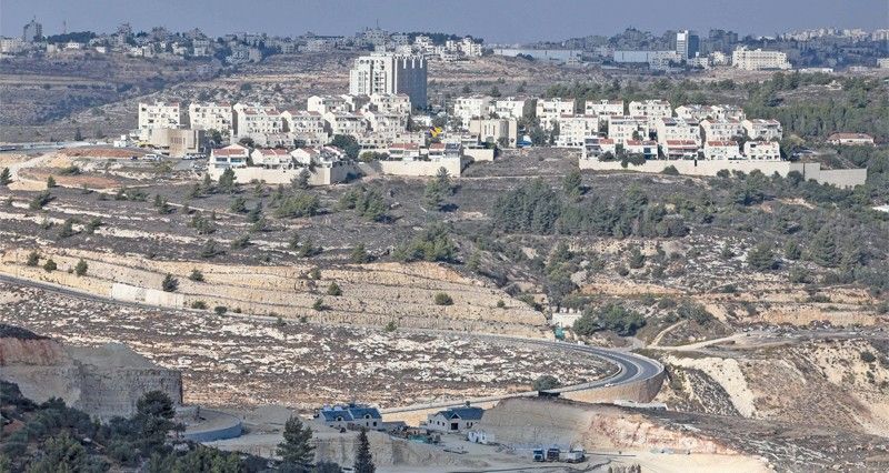 نازحون فـي غزة ممنوعون من العودة إلى منازلهم خلف «الخط الأصفر» .. ومسيرات أميركية لمراقبة وقف النار