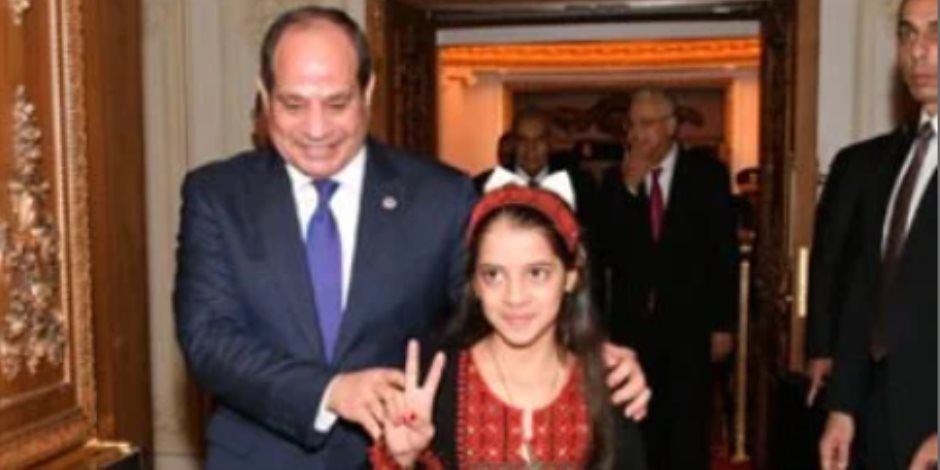 الطفلة الفلسطينية ريتاج: أشكر الرئيس السيسى لأنه السبب في إيقاف الحرب
