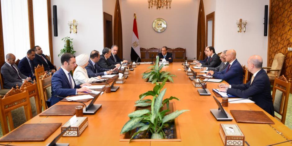 وزير الخارجية يتابع استعدادات الوزارة لافتتاح المتحف المصرى الكبير