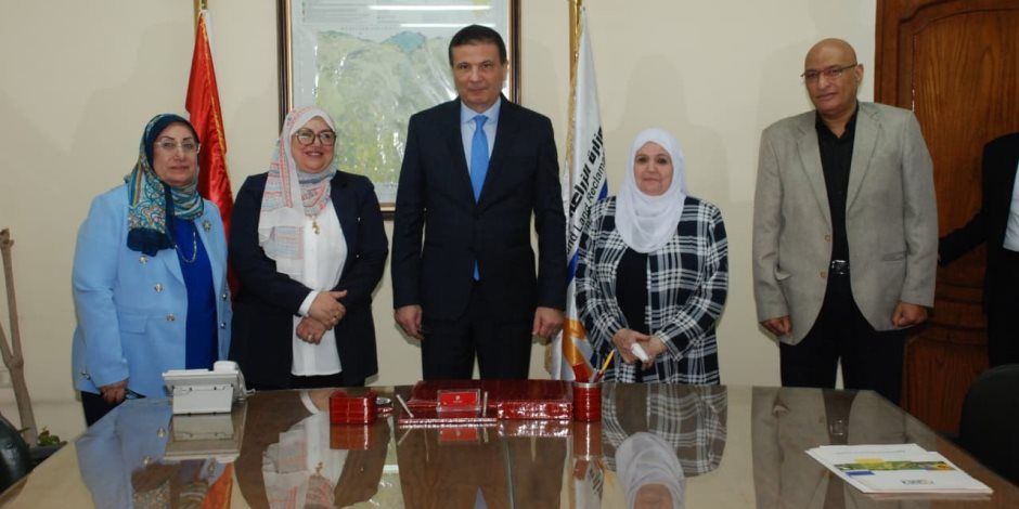 وزير الزراعة يلتقي عدد من باحثين "البحوث الزراعية" ويوجه بتذليل العقبات أمامهم لدعم الأمن الغذائي
