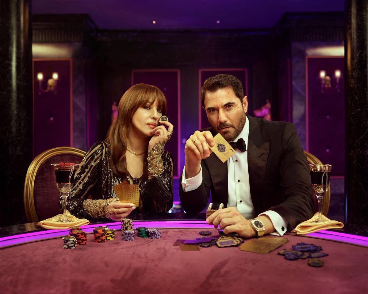 مونيكا بيلوتشي تنشر صورة مع أحمد عز من كواليس فيلم "Seven Dogs"