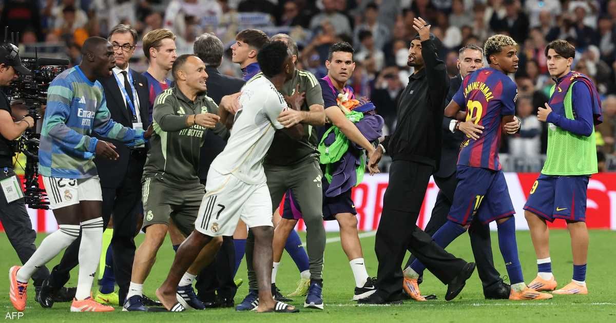 العالم اليوم - فيديو: لاعبو ريال مدريد يطاردون يامال.. والشرطة تتدخل