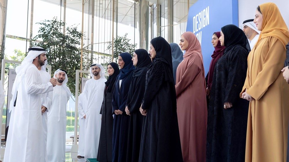 حمدان بن محمد يشهد تخريج منتسبي الدورة الثانية لبرنامج القيادة والتصميم