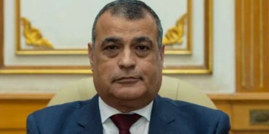 وزير الإنتاج الحربي يتابع سير العملية الإنتاجية بشركة حلوان للصناعات الهندسية