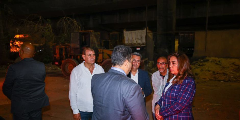 جولة ليلية لوزيرة التنمية المحلية والقائم بأعمال وزير البيئة لتفقد المنطقة المحيطة بالمتحف المصرى الكبير لمتابعة جهود النظافة والتجميل والتشجير ورفع أي مخلفات