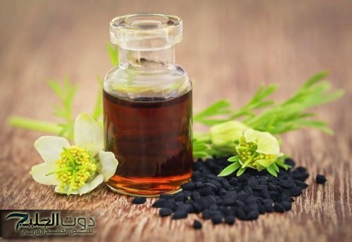 بدل ما يفيدك بيضرك!.. 5 أخطاء شائعة عند وضع زيت الشعر تفسد الشعر نهائيا وتسبب تساقطه