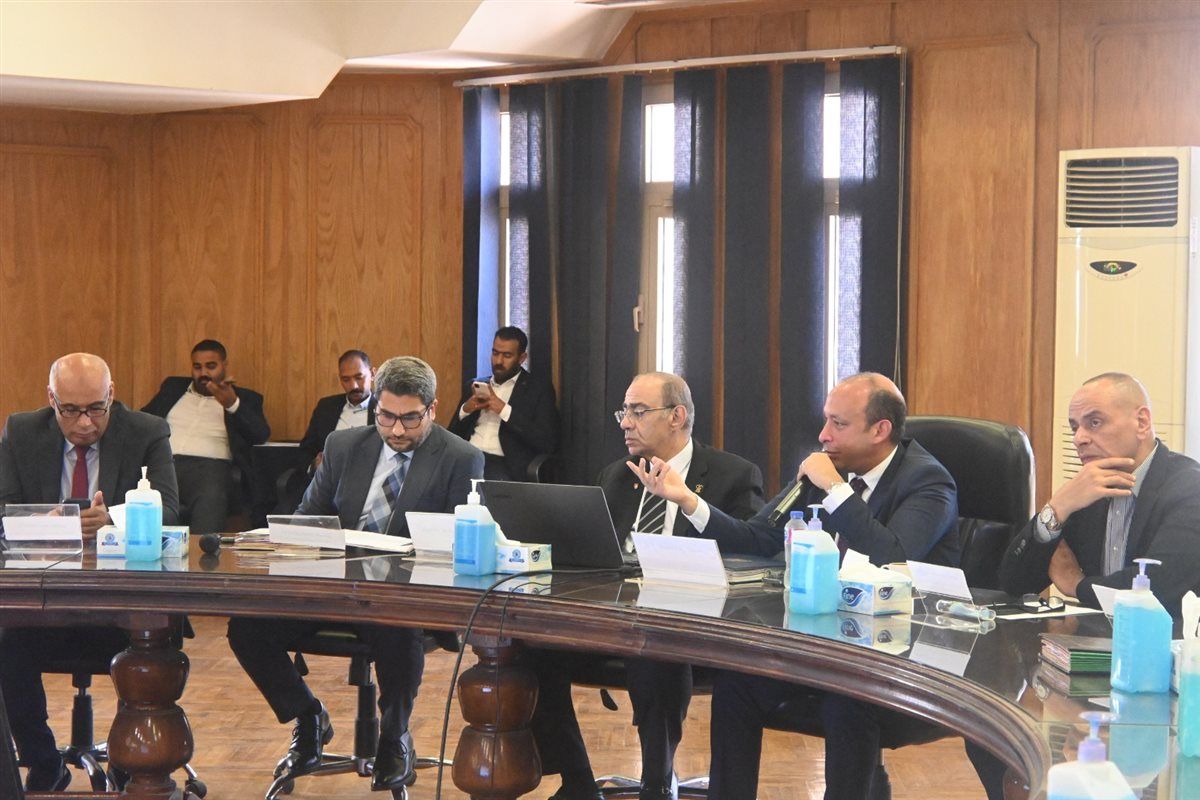 مجلس إدارة مستشفيات جامعة القاهرة يناقش خطط تطوير الأداء الجراحي