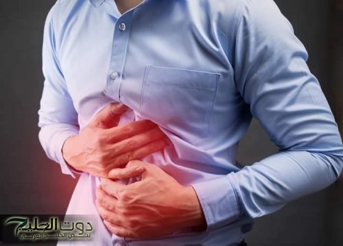 كل لبان ونام على جنبك الشمال..7 طرق طبيعية للتخلص من الحموضة وحرقة المعدة