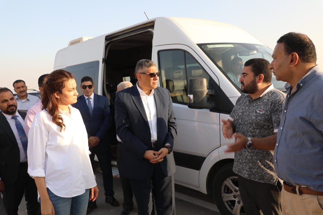 استعدادا للافتتاح.. محافظ الجيزة يتابع أعمال النظافة والتجميل بمحيط المتحف المصري الكبير