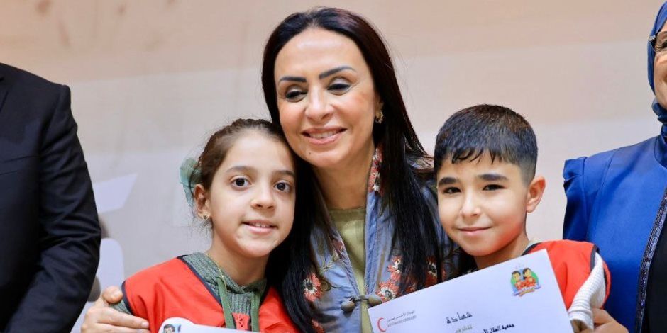 وزيرة التضامن تسلم مجموعة من الأطفال الفلسطينيين شهادات اجتياز دورة "المنقذ الصغير"