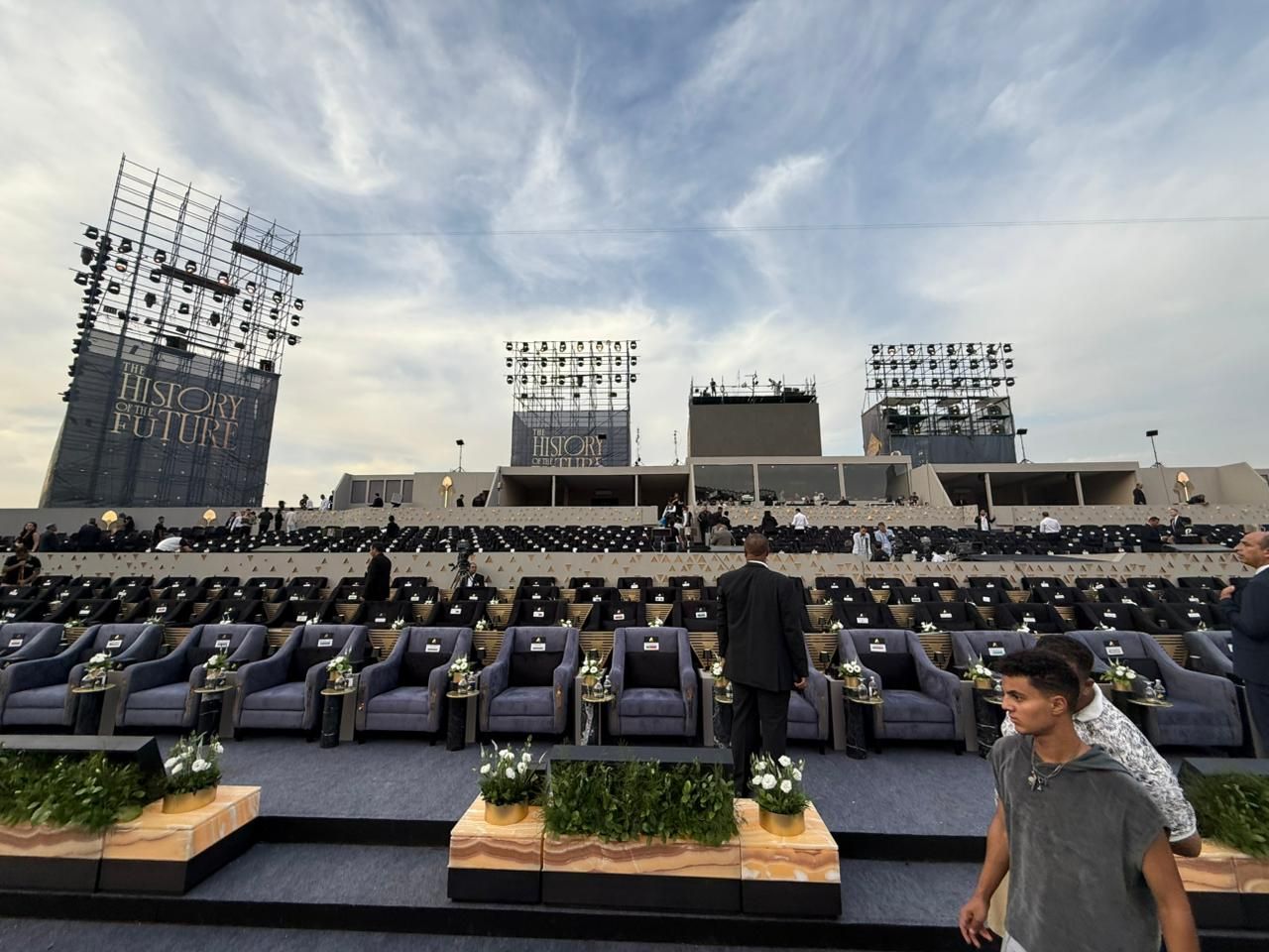 «صوت الأمة» تنشر صورا من استعدادات حفل افتتاح المتحف المصري الكبير