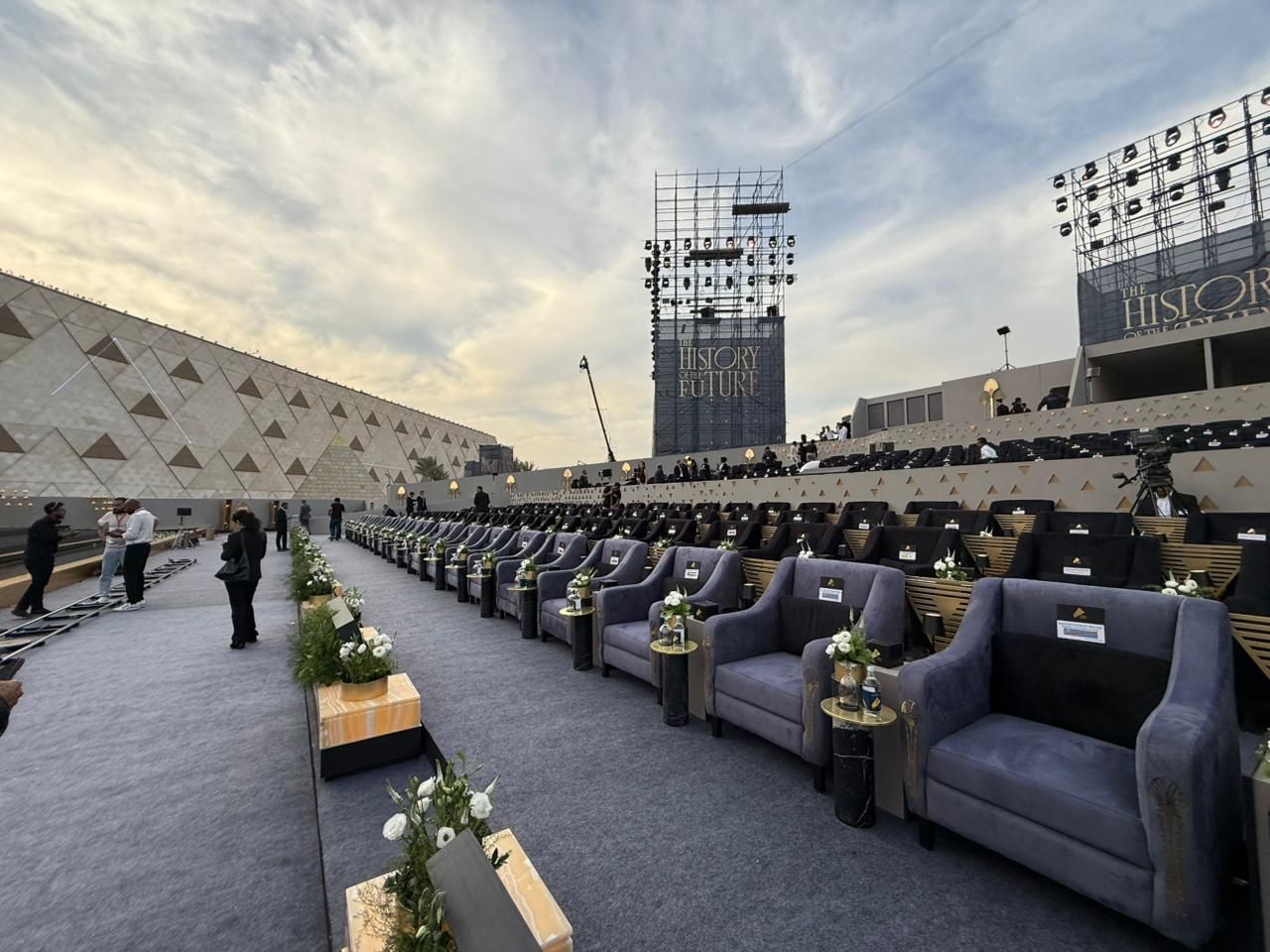 «صوت الأمة» تنشر صورا من استعدادات حفل افتتاح المتحف المصري الكبير